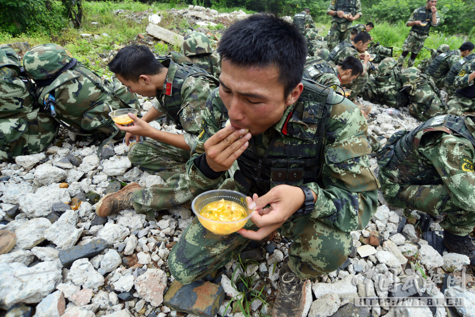 新澳门内部资料精准大全，可信解答解释落实：金靖出月子疑生男孩，少女感满满引热议标题  